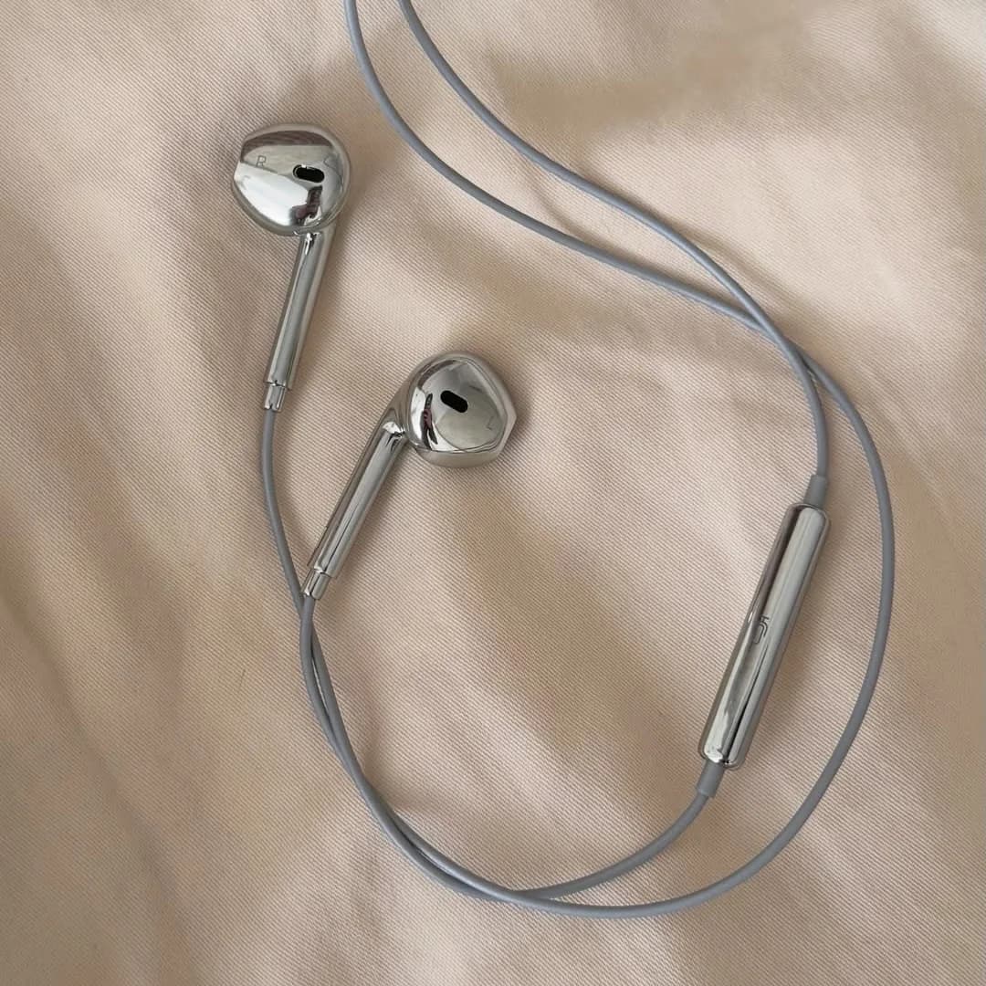 Close detail of the earbud design